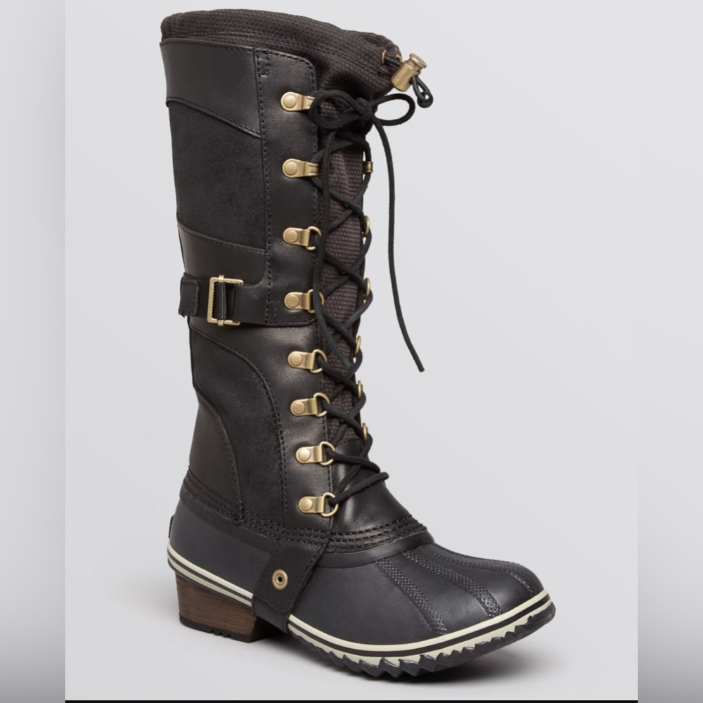 Sorel Conquest Carly Black Lace-Up Boots size 8